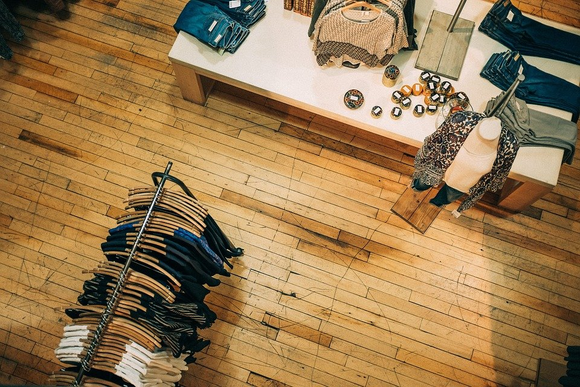 3 Designer Gift Ideas through Consignment