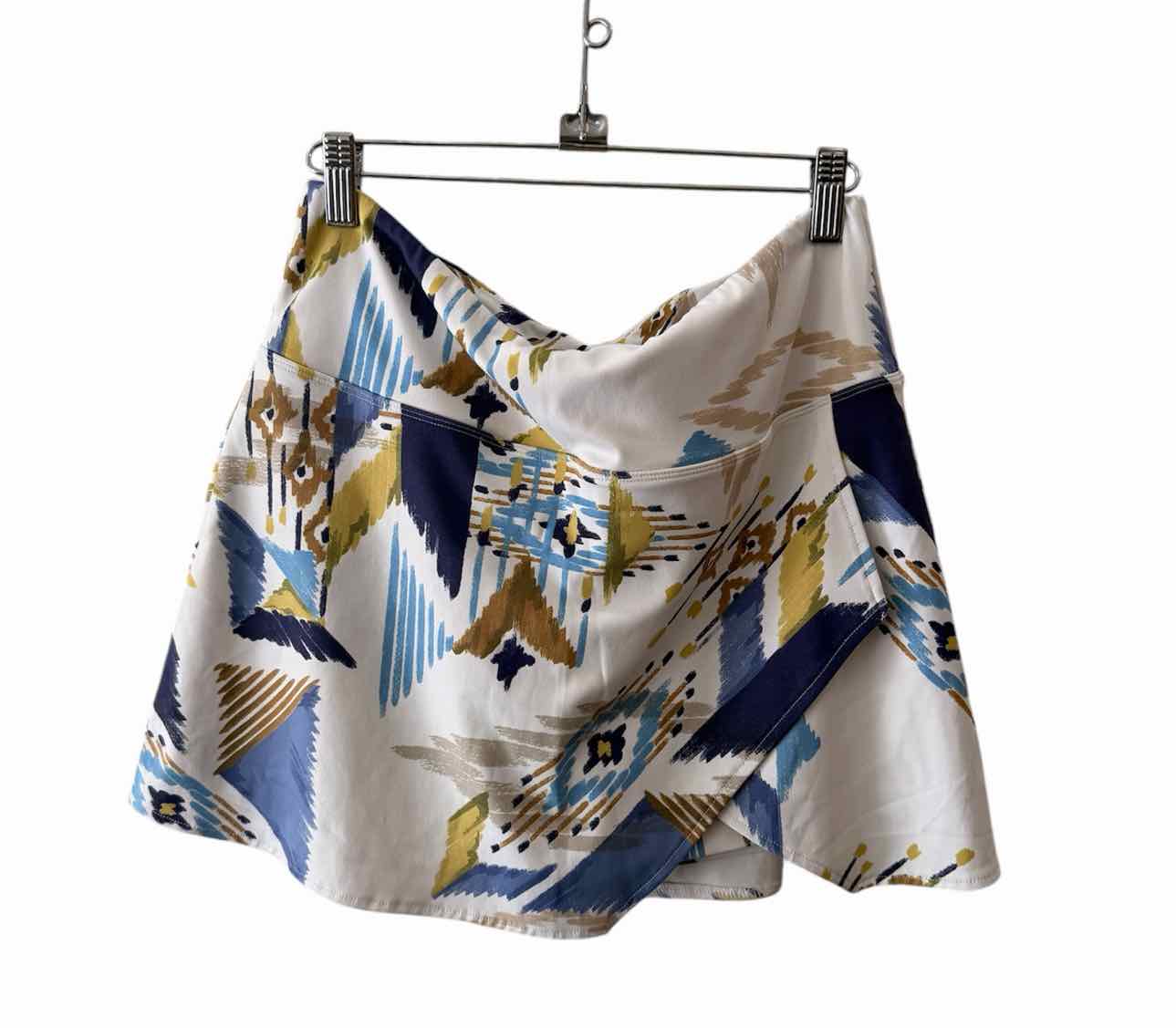 Savvi White Multi Size L Skort