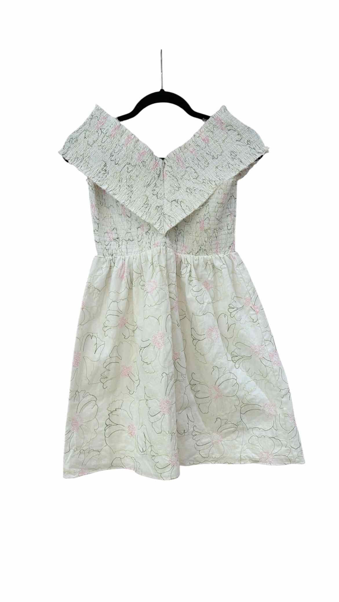 Endless Rose White and Green Size S Dress Swap Boutique Endless Rose White and Green Size S Dress Swap Boutique