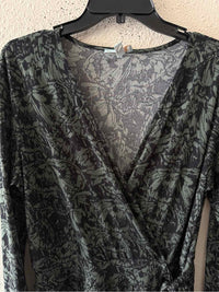 Veronicam Black and Green Size L Romper