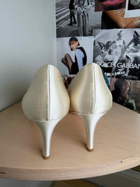 Badgley Mischka Off White Size 7 1/2 Shoes