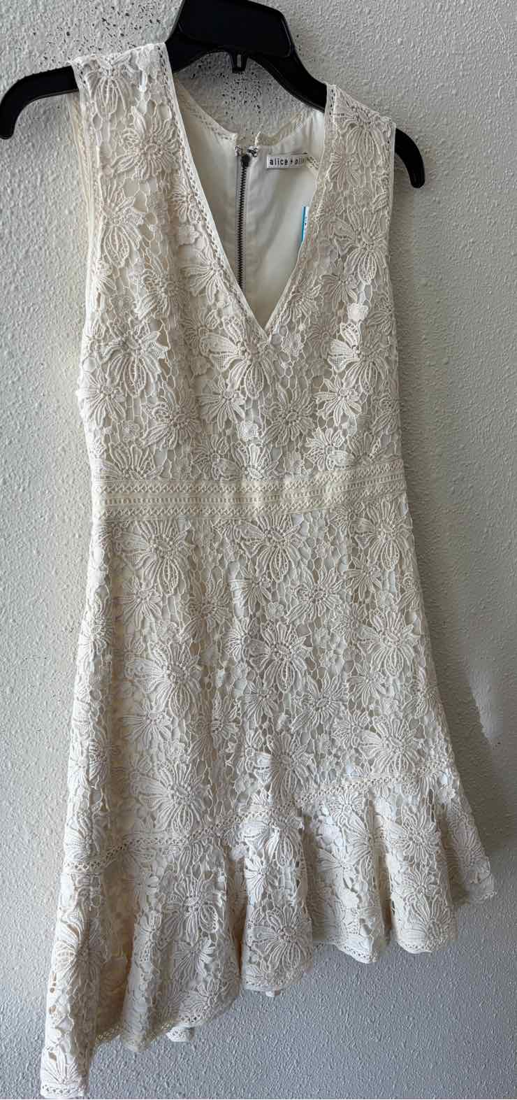 alice + olivia Cream and White Size 4 Dress