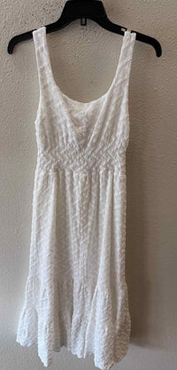 Line + Dot White Size M Dress