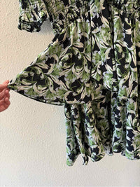 En Saison Black and Green Size M Dress