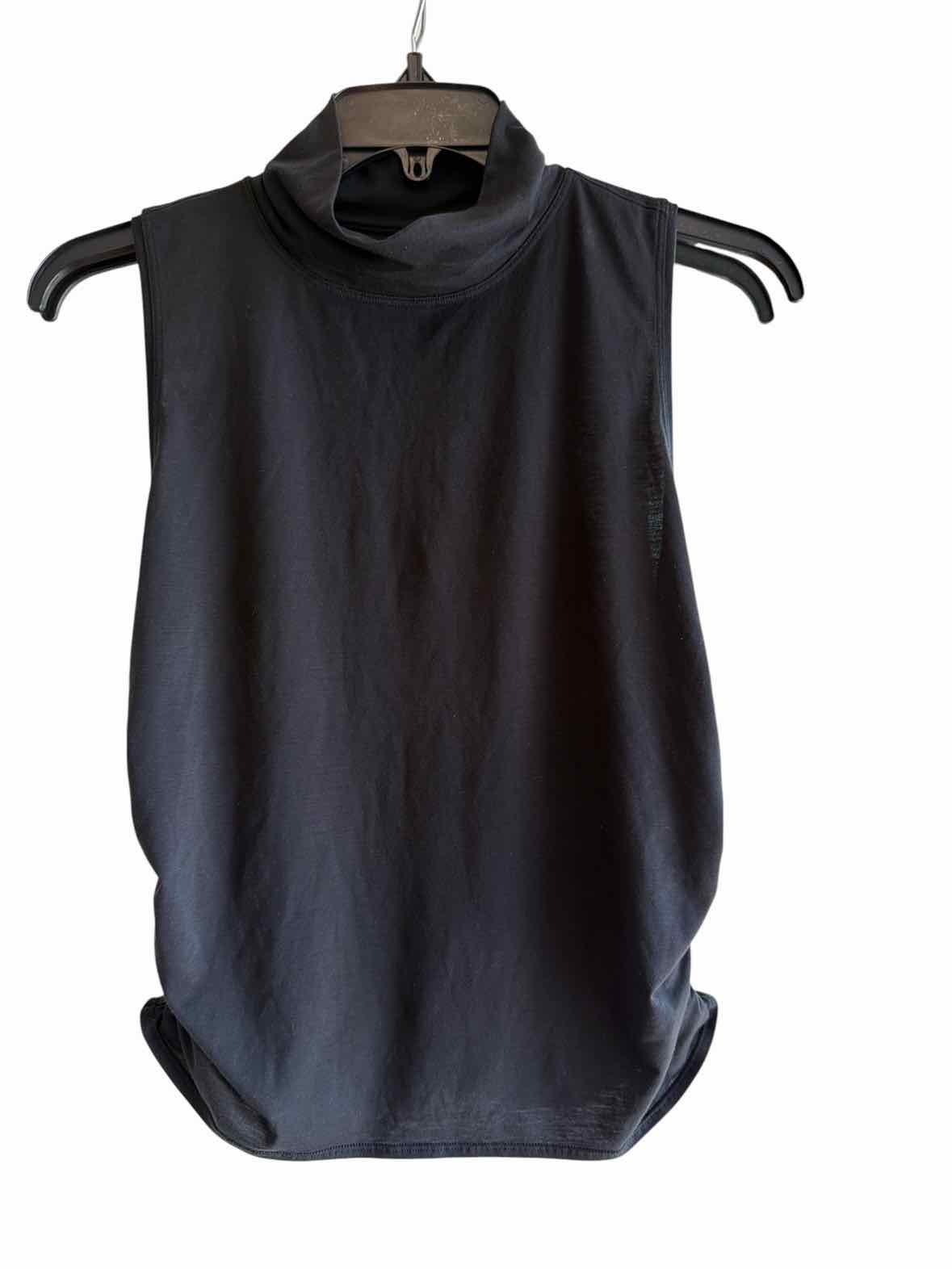 Lululemon Black Size Fits a L Shirt