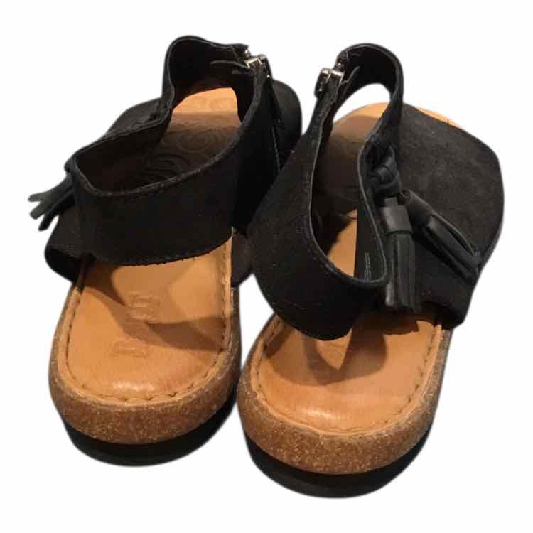 Born Black Size 8 Shoes