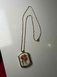 avon Gold Necklace