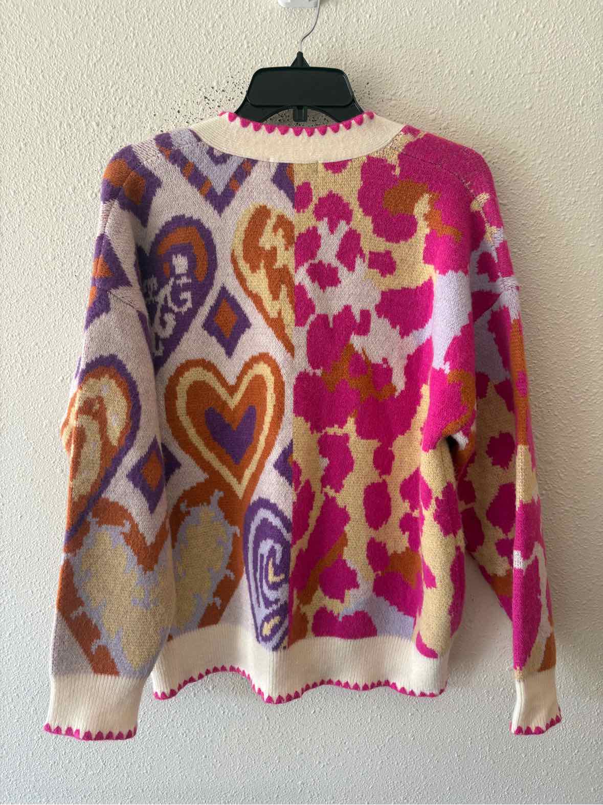 AVARA cream and pink Size S Sweater