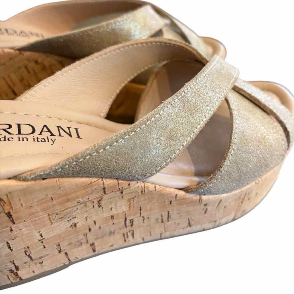 Cordani metallic gold Size 38 Shoes