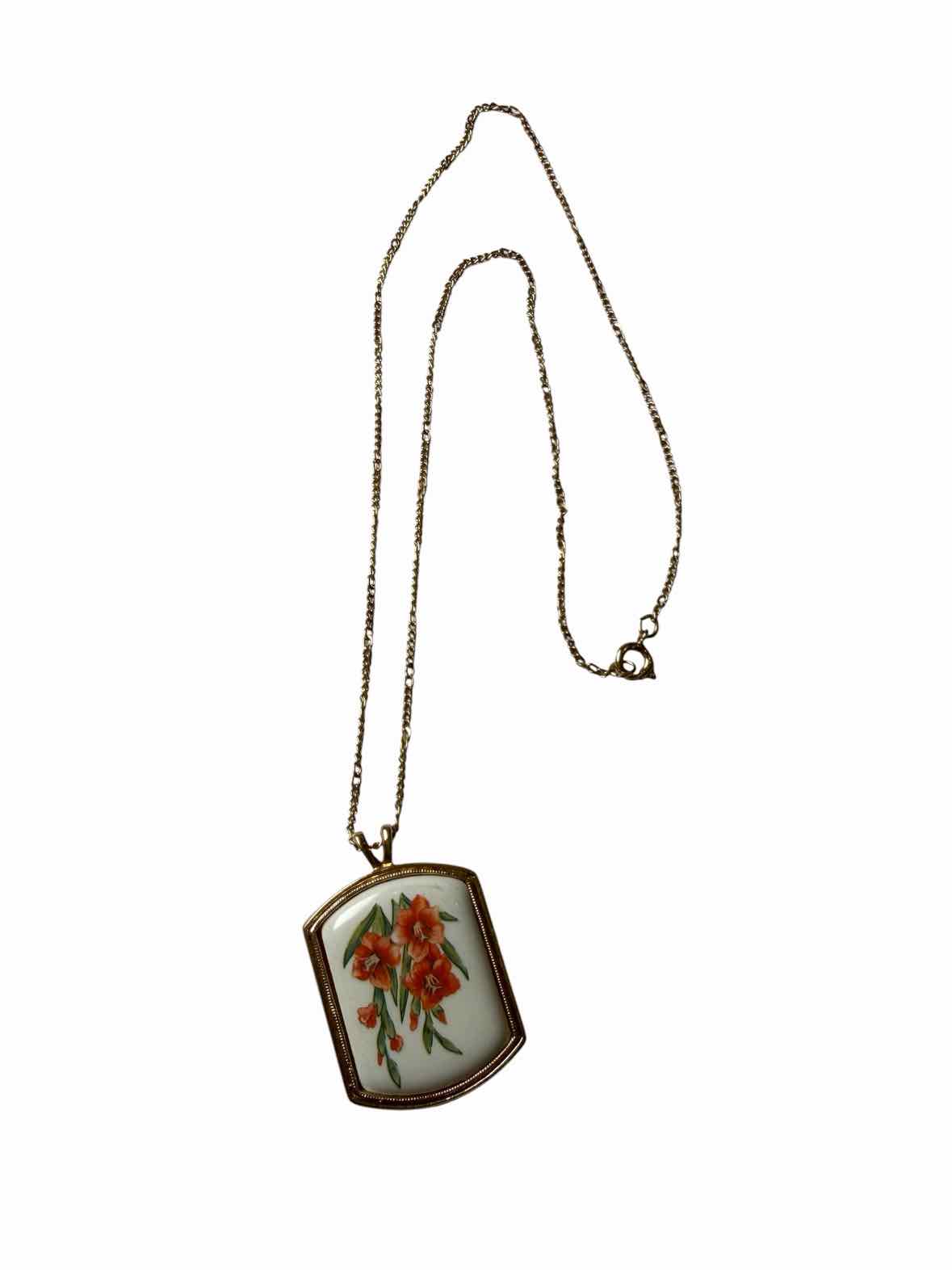 avon Gold Necklace
