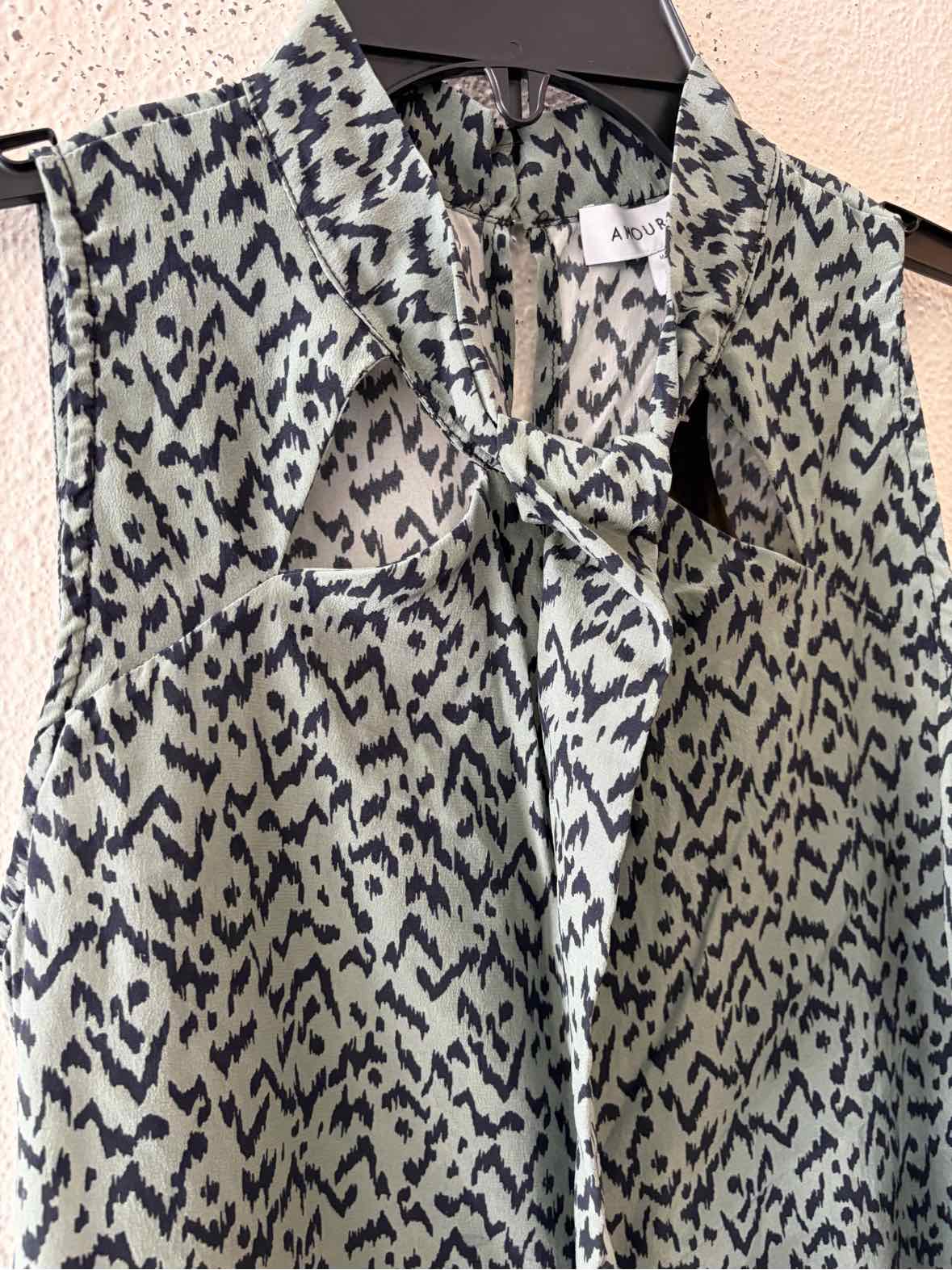 Amour Vert Green and black Size M Shell