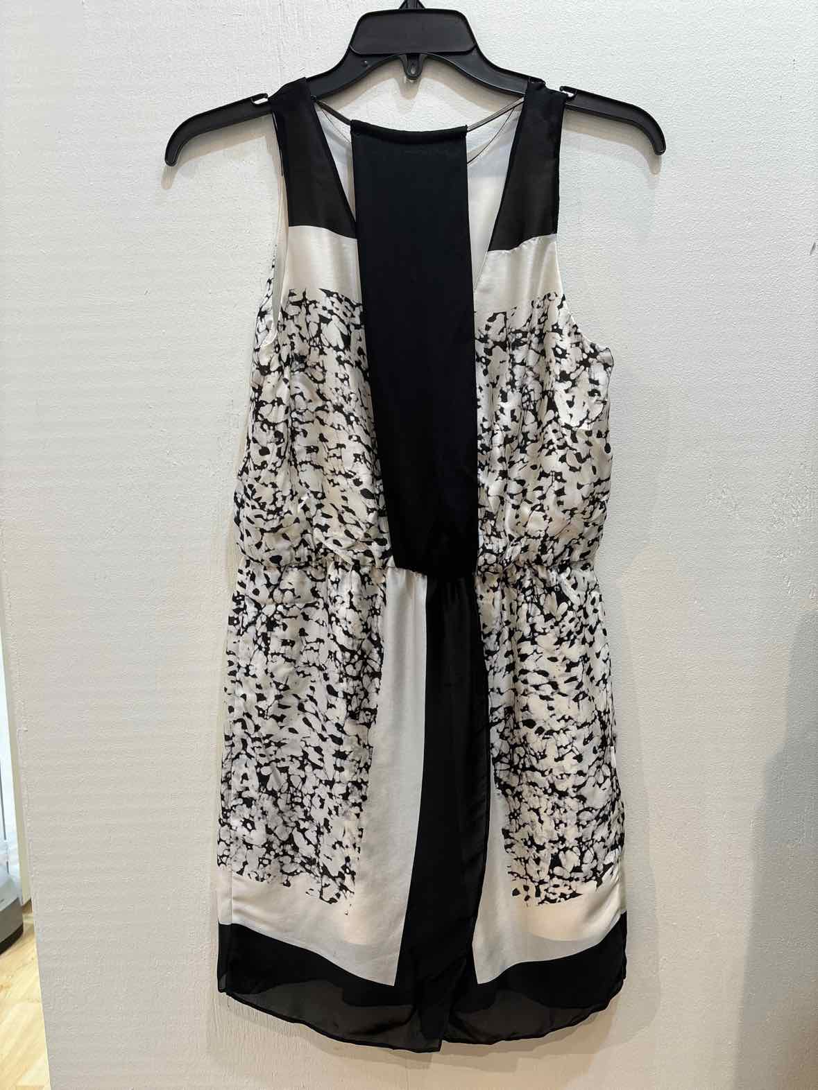 Halston Heritage Cream and Black Size 0 Dress