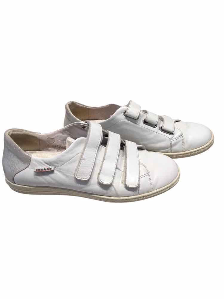 mobils WHITE & SILVER Size 7 1/2 Shoes