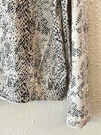 ATM Cream and Black Size L Sweater