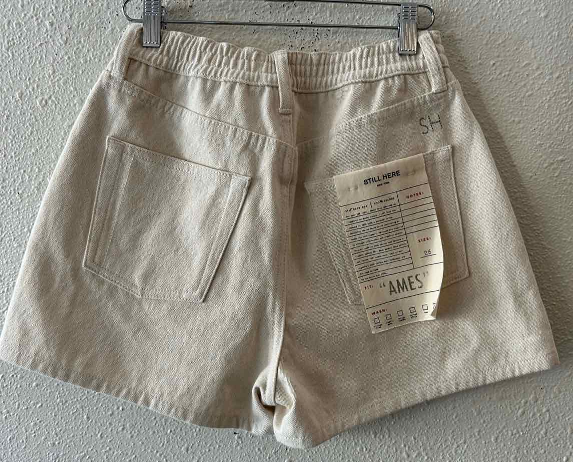 Still Here Oatmeal Size 26 Shorts