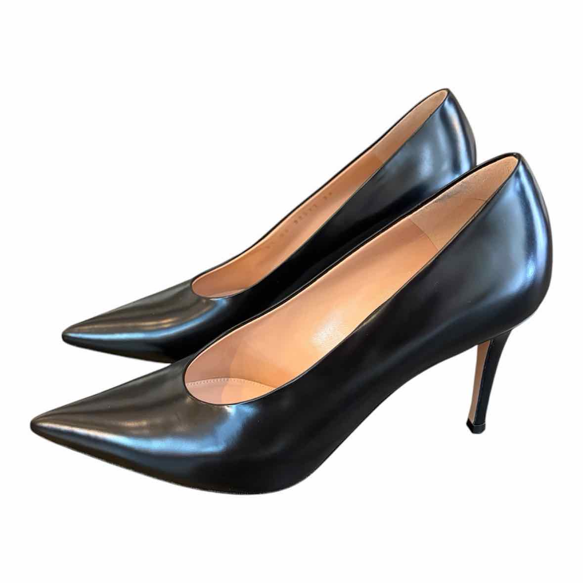 Gianvito Rossi Black Size 39 Robbie Heels