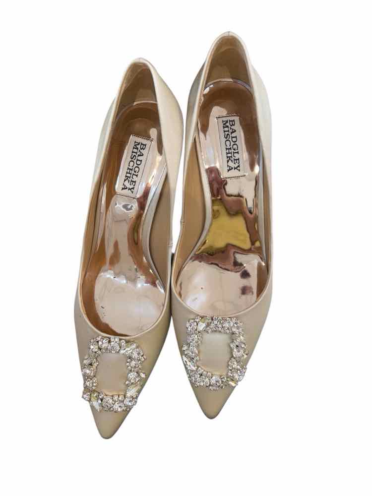 Badgley Mischka Off White Size 7 1/2 Shoes