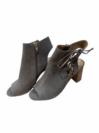 Vaneli Gray Size 8.5 Shoes