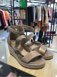 Eileen Fisher Champagne Size 9 Shoes