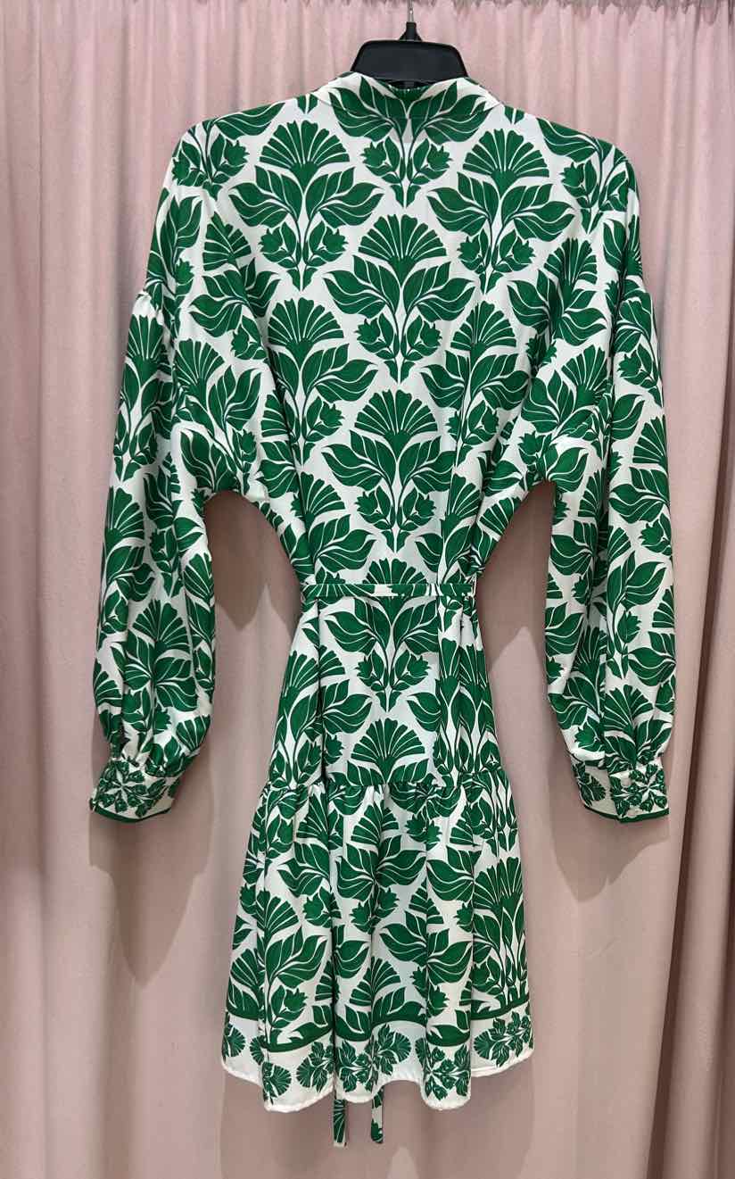 Alex Marie Green and Beige Size 10 Dress