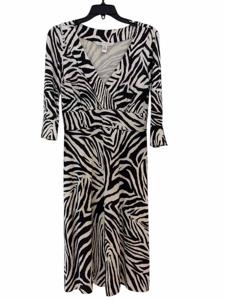 diane von furstenberg White and black Size 8 Dress