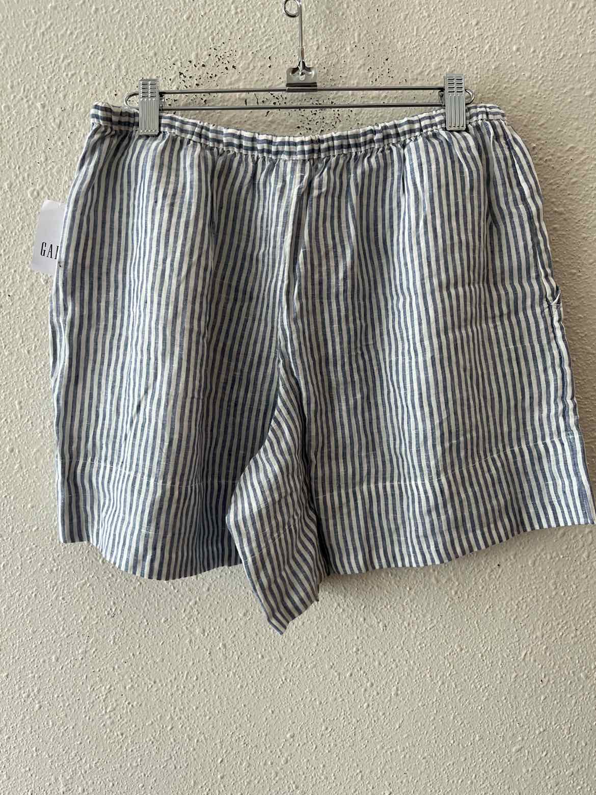 Gap Blue and White Size S Shorts