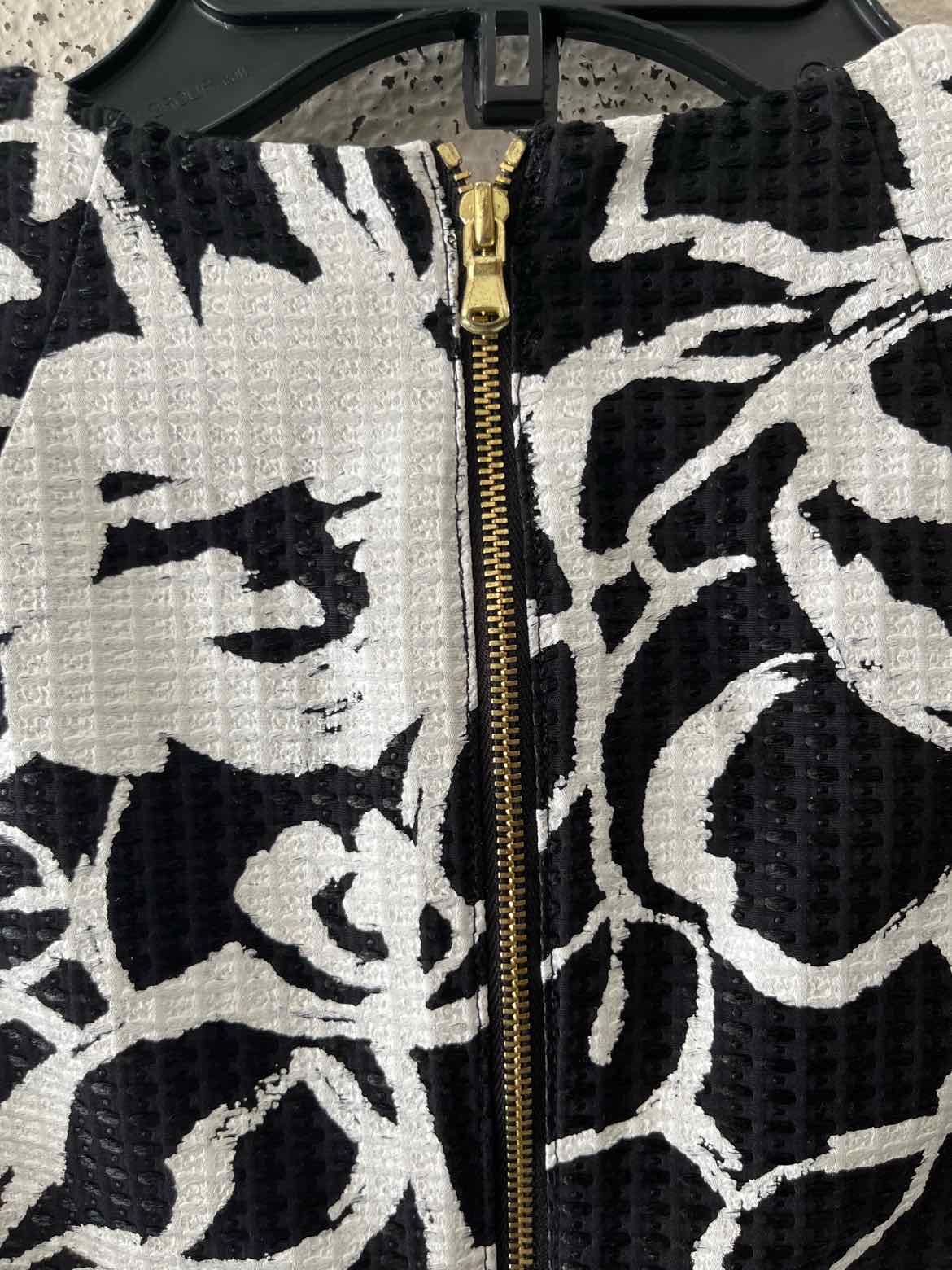 Suno Black and white Size 2 Romper