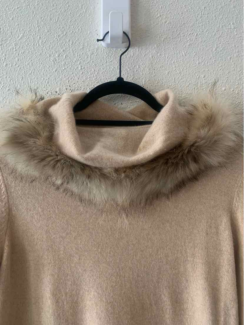 Neiman Marcus Beige Multi Size S Sweater
