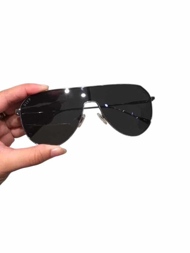 DIFF Black Sunglasses