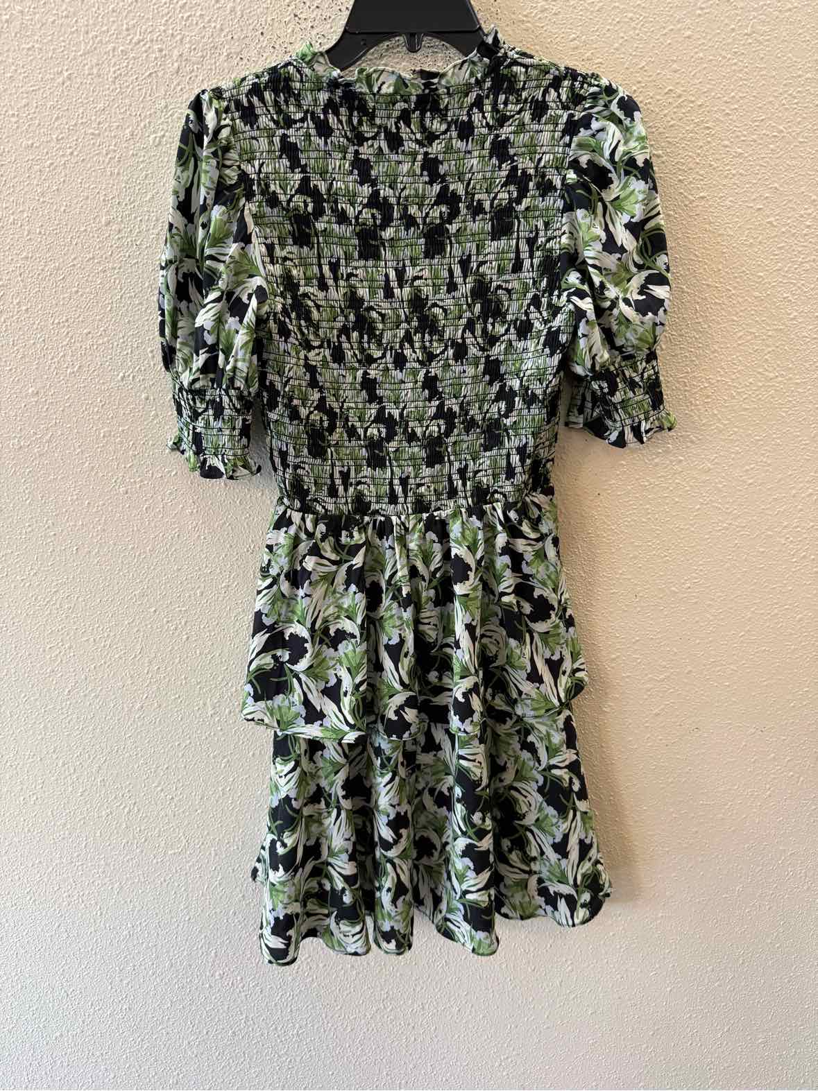 En Saison Black and Green Size M Dress