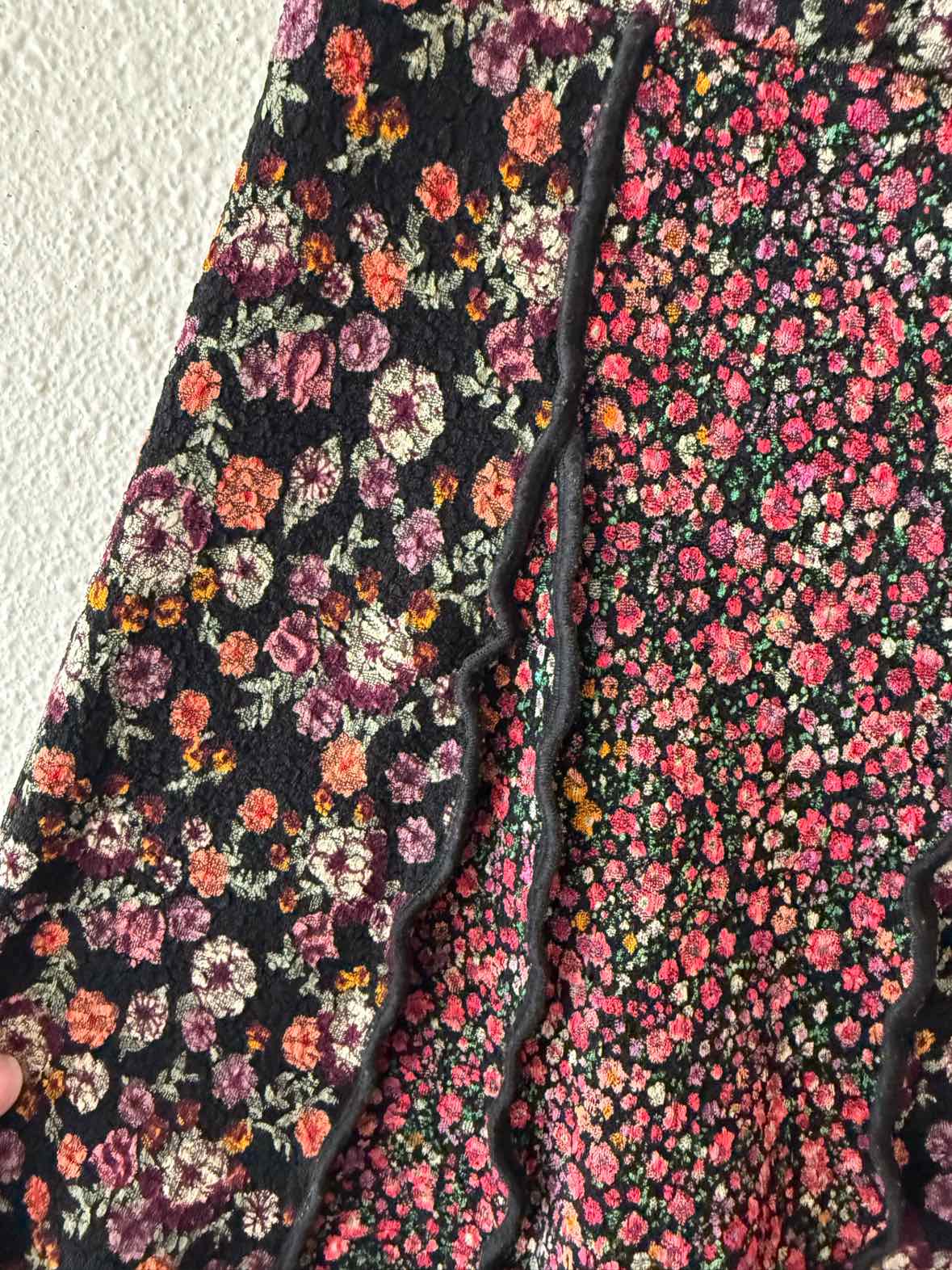 Zara black and red Size S Skirt