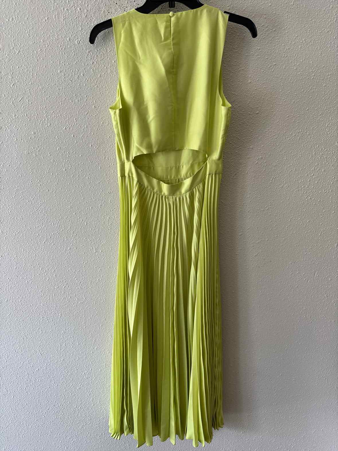 Banana Rep. Factory Lime Size 2 Dress