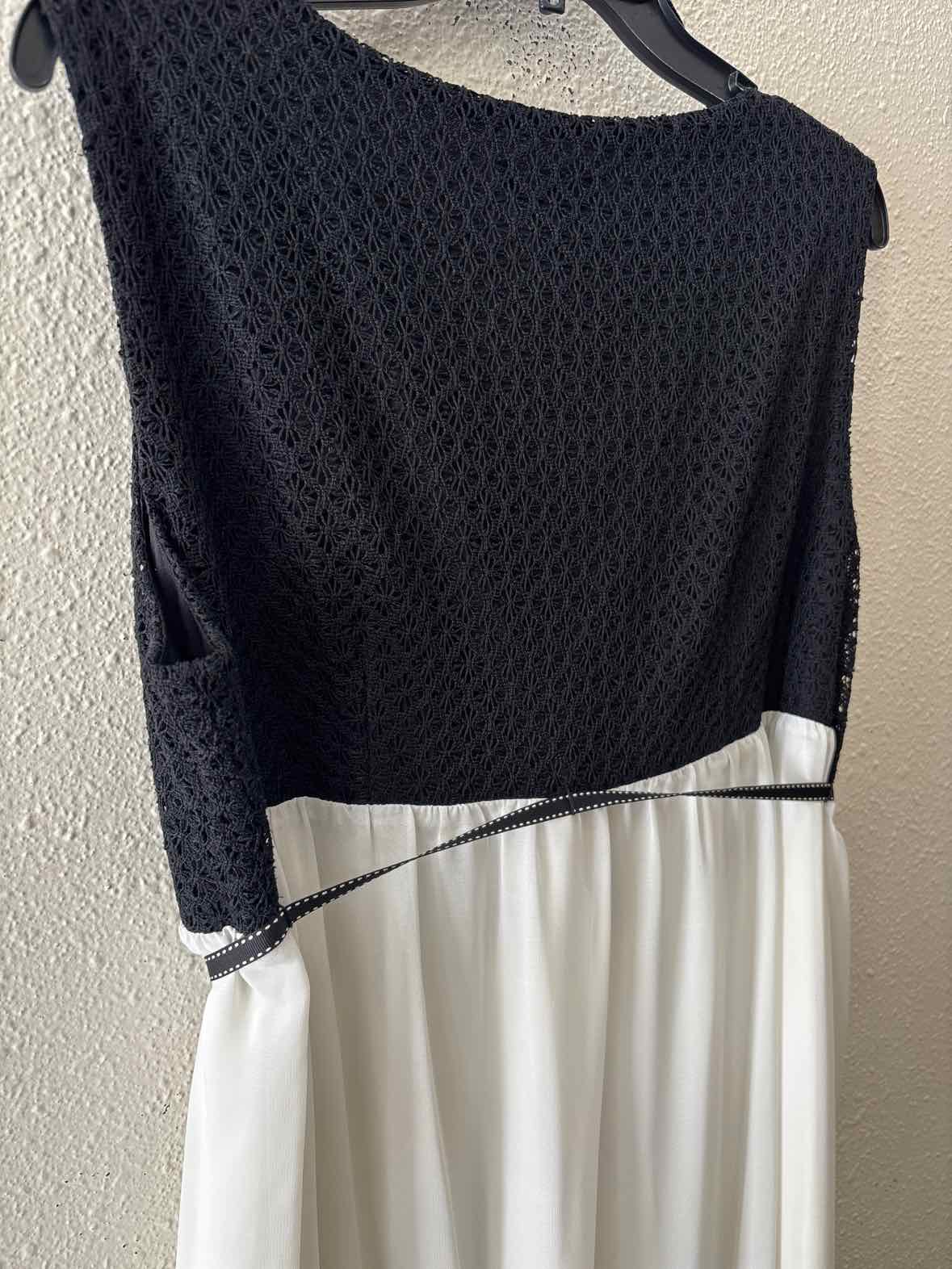 Le Bos Black and white Size 18W Dress