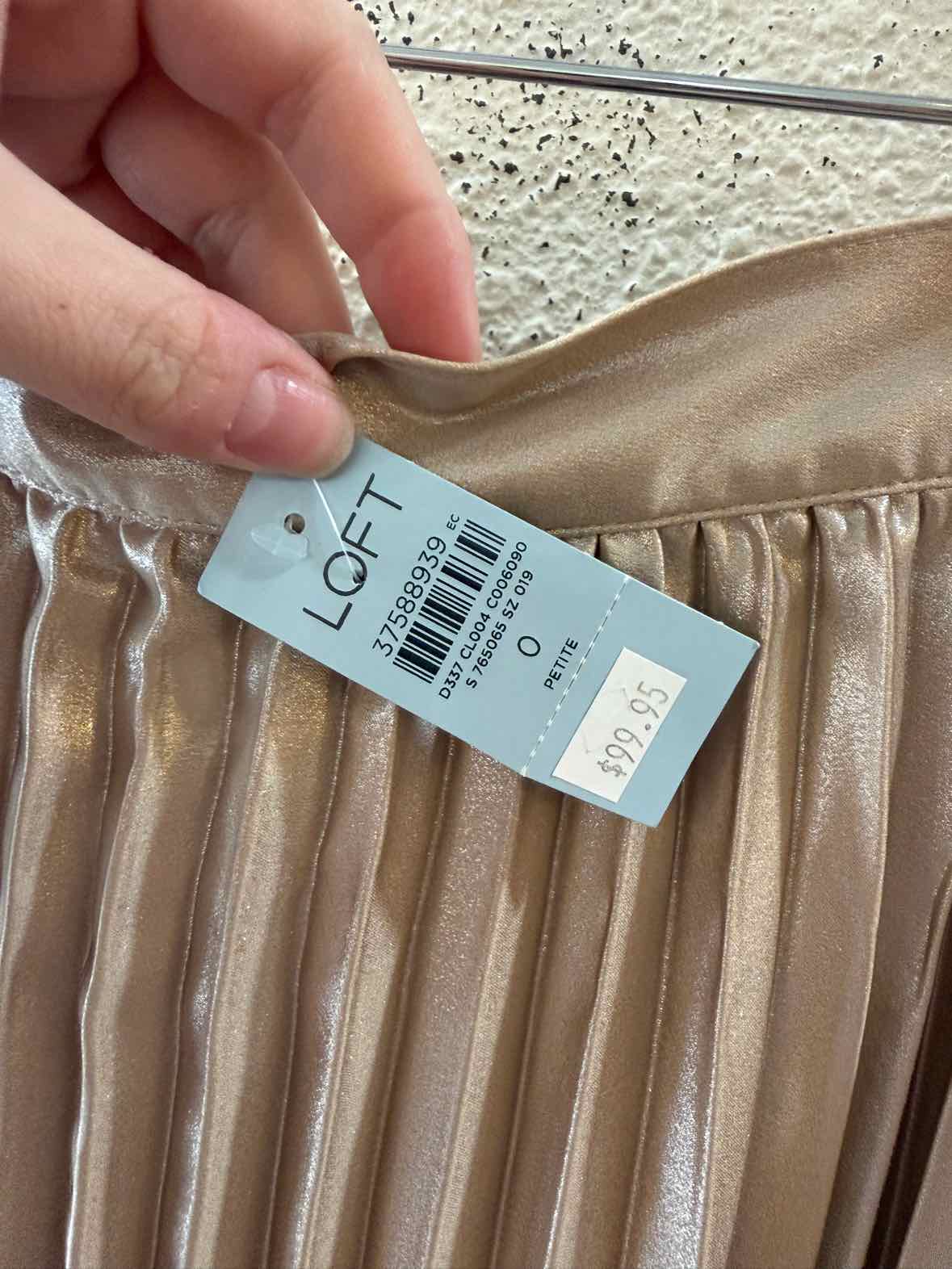 LOFT Petites gold metallic Size 0P Skirt