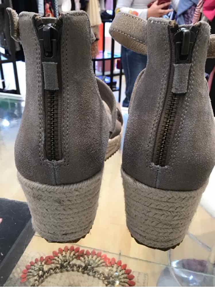 Eileen Fisher Champagne Size 9 Shoes
