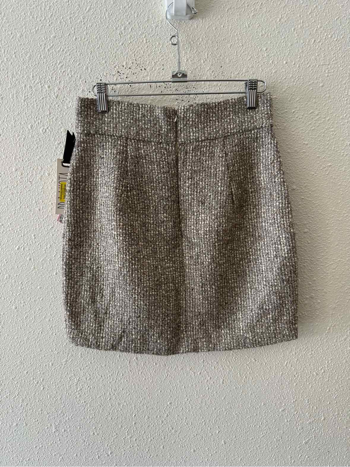 BB Dakota Beige Multi Size 6 Skirt