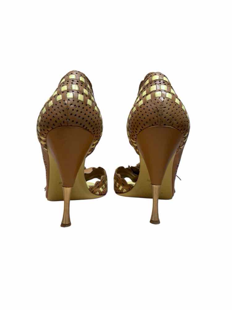 BCBGMax Azria Brown Size 7.5 Shoes