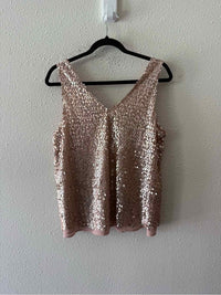 Love on a hanger Chamagne Size S Tank Top