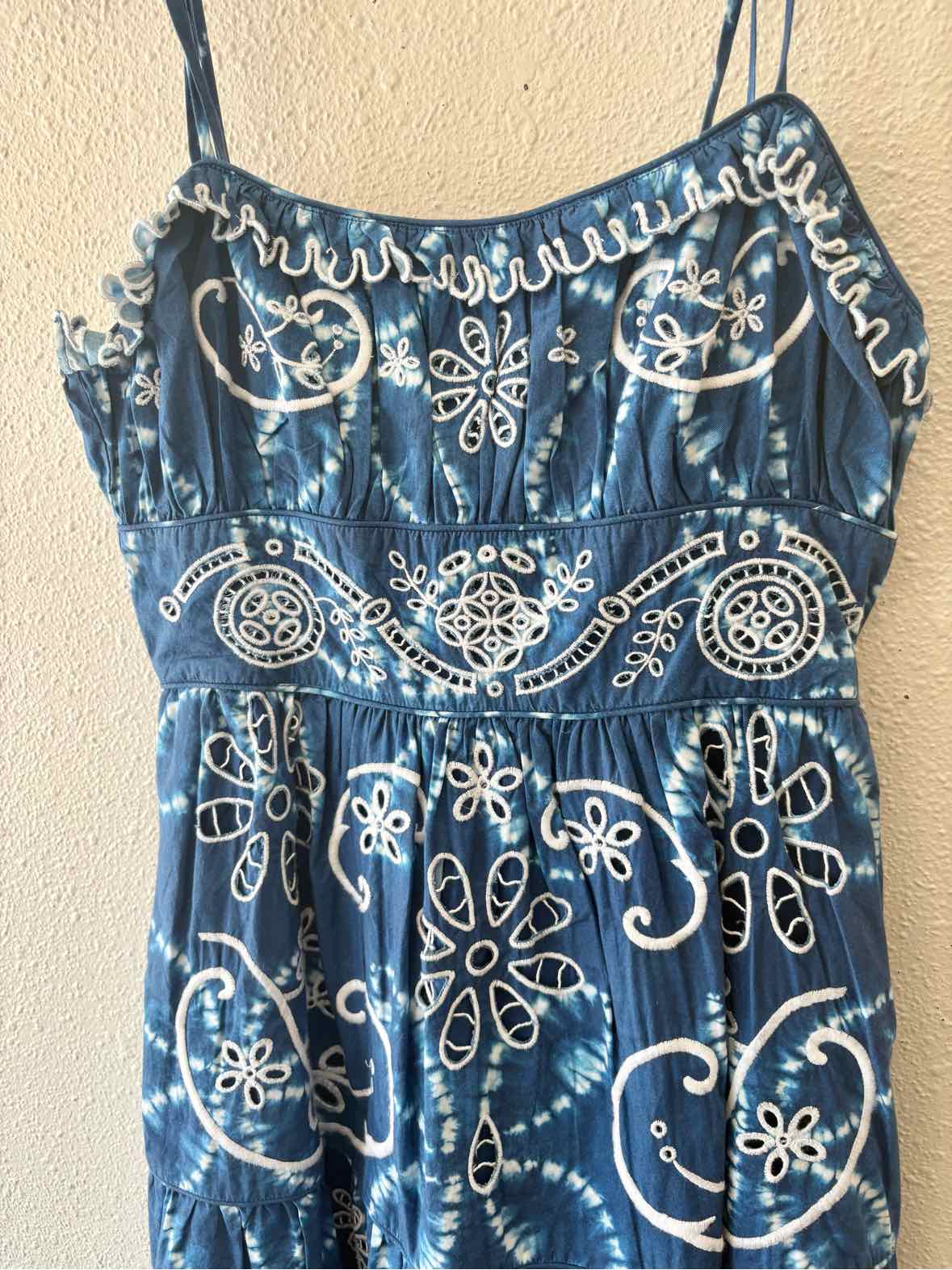 sea Blue and White Size 6 Dress