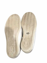 mobils WHITE & SILVER Size 7 1/2 Shoes