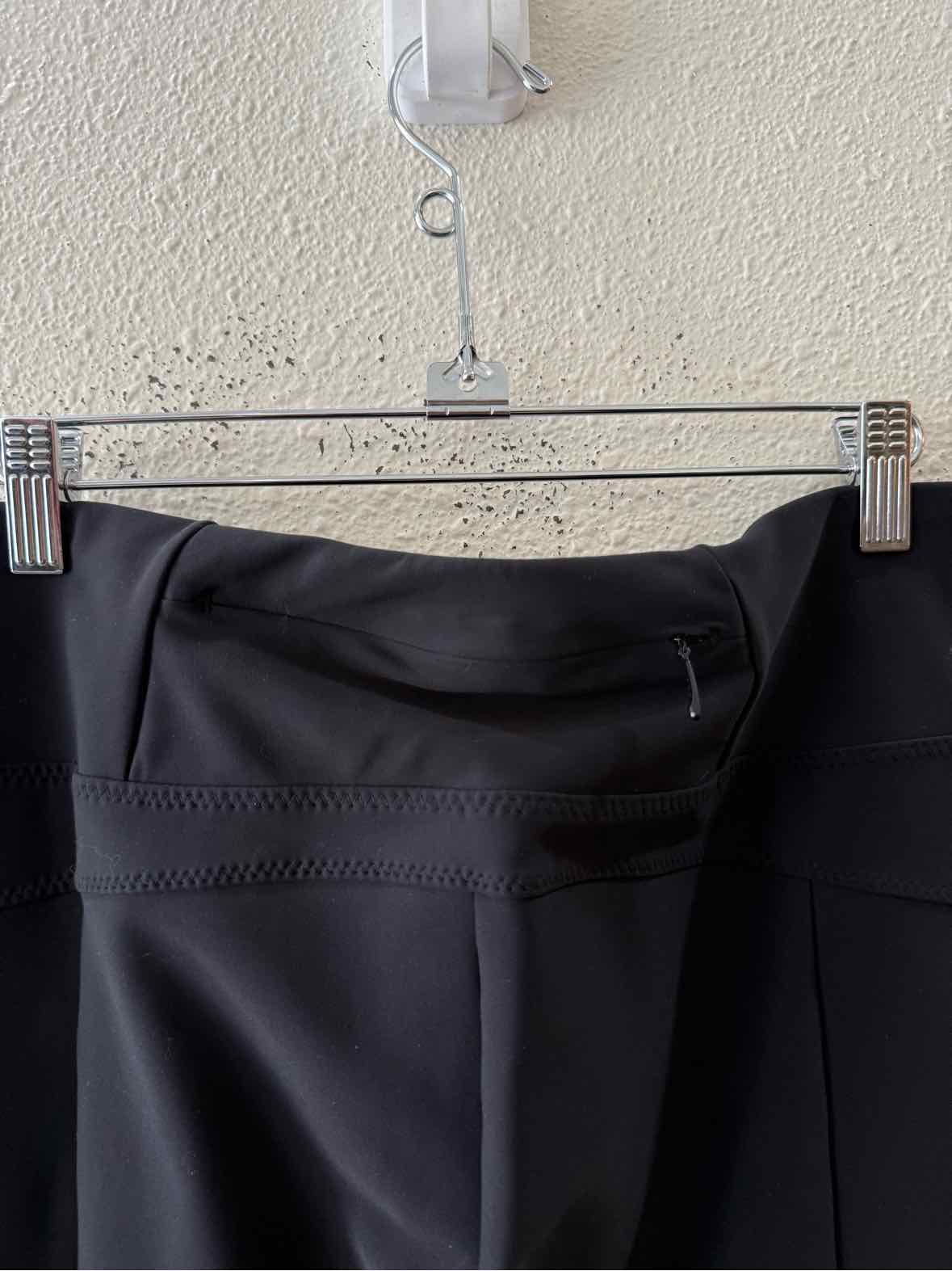 Athleta Black Size M Leggings