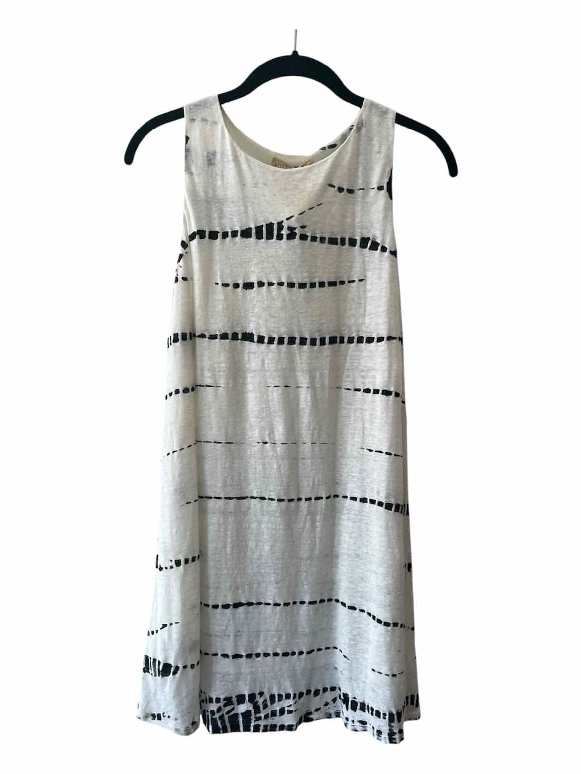 alice + olivia by stacey bendet White and black Size XS/TP Dress – Swap Boutique alice + olivia by stacey bendet White and black Size XS/TP Dress – Swap Boutique