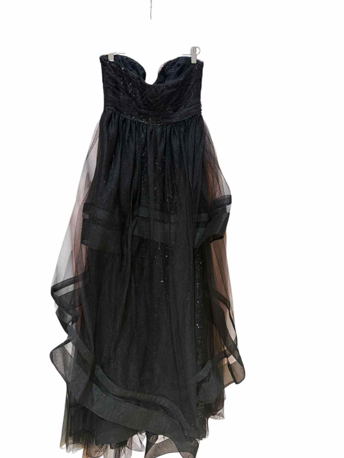 Monique L'Huillier Black Size 6 Formal
