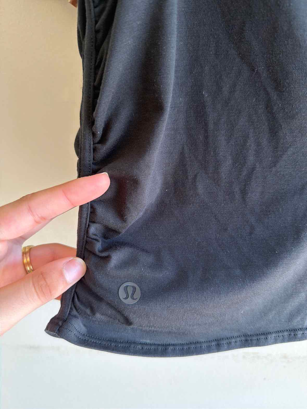 Lululemon Black Size Fits a L Shirt