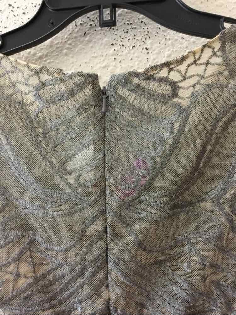 David Meister Cream and Silver Size 4 Dress