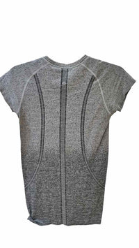 Lululemon Gray Size M Shirt