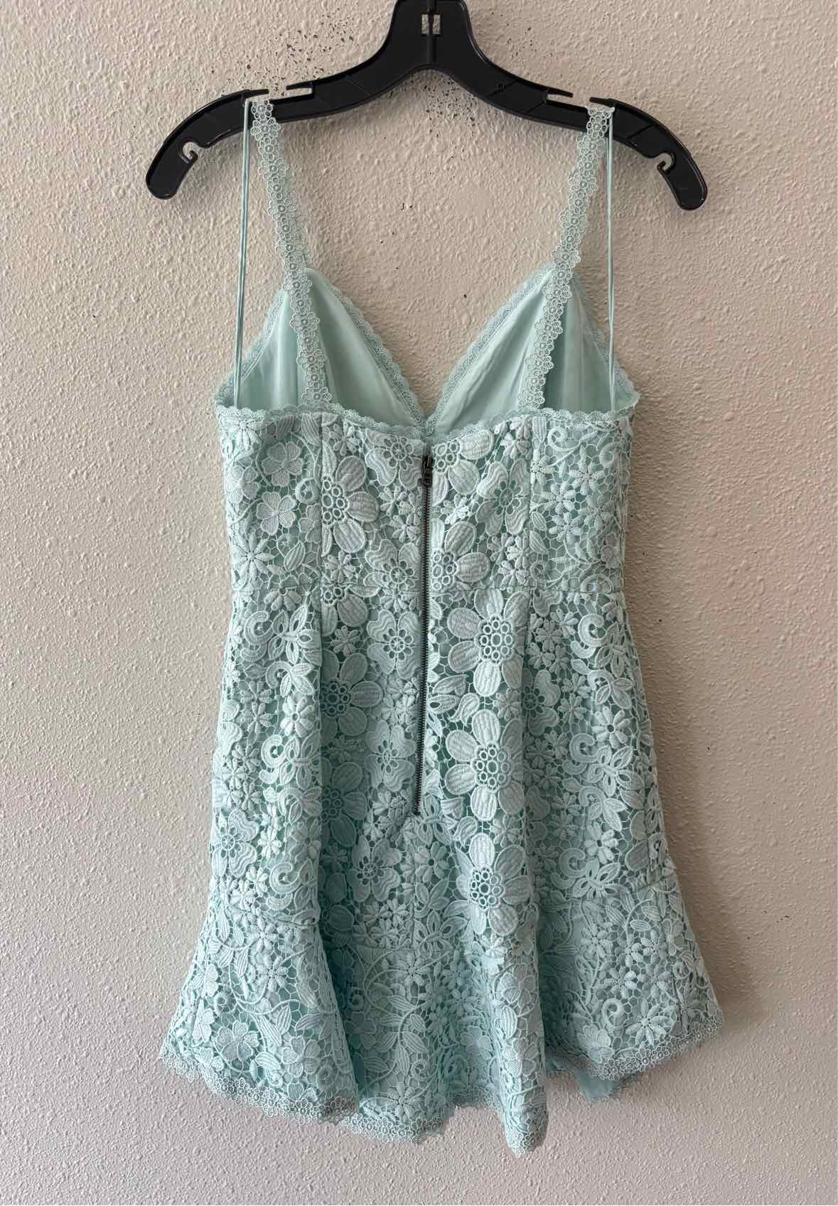 long forest green dress alice + olivia Mint Size 4 Dress – Swap Boutique