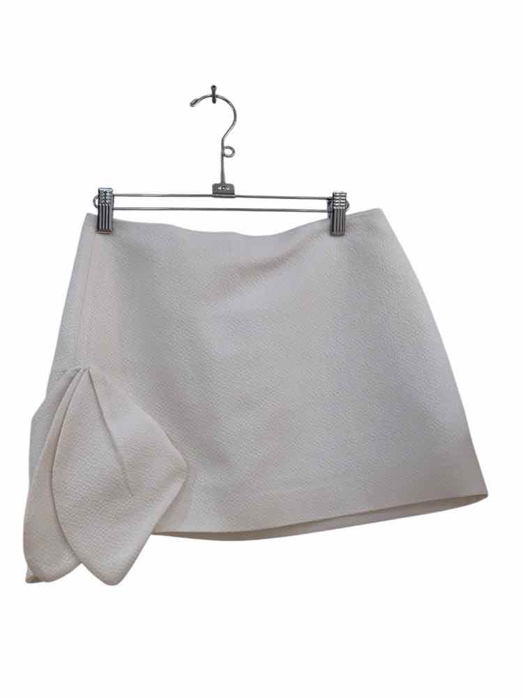 Alexis White Size M Skirt
