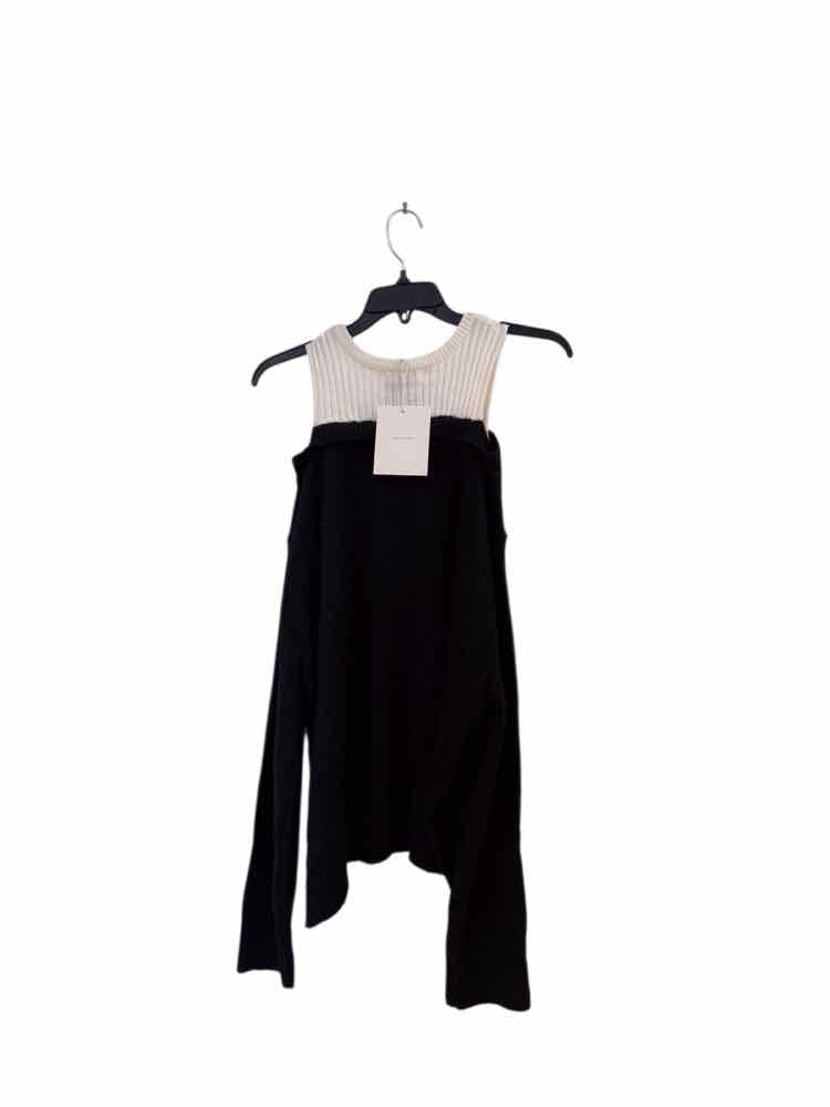 AVANTLOOK Black and white Size M Sweater
