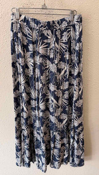 C & C California Navy and White Size M Skirt